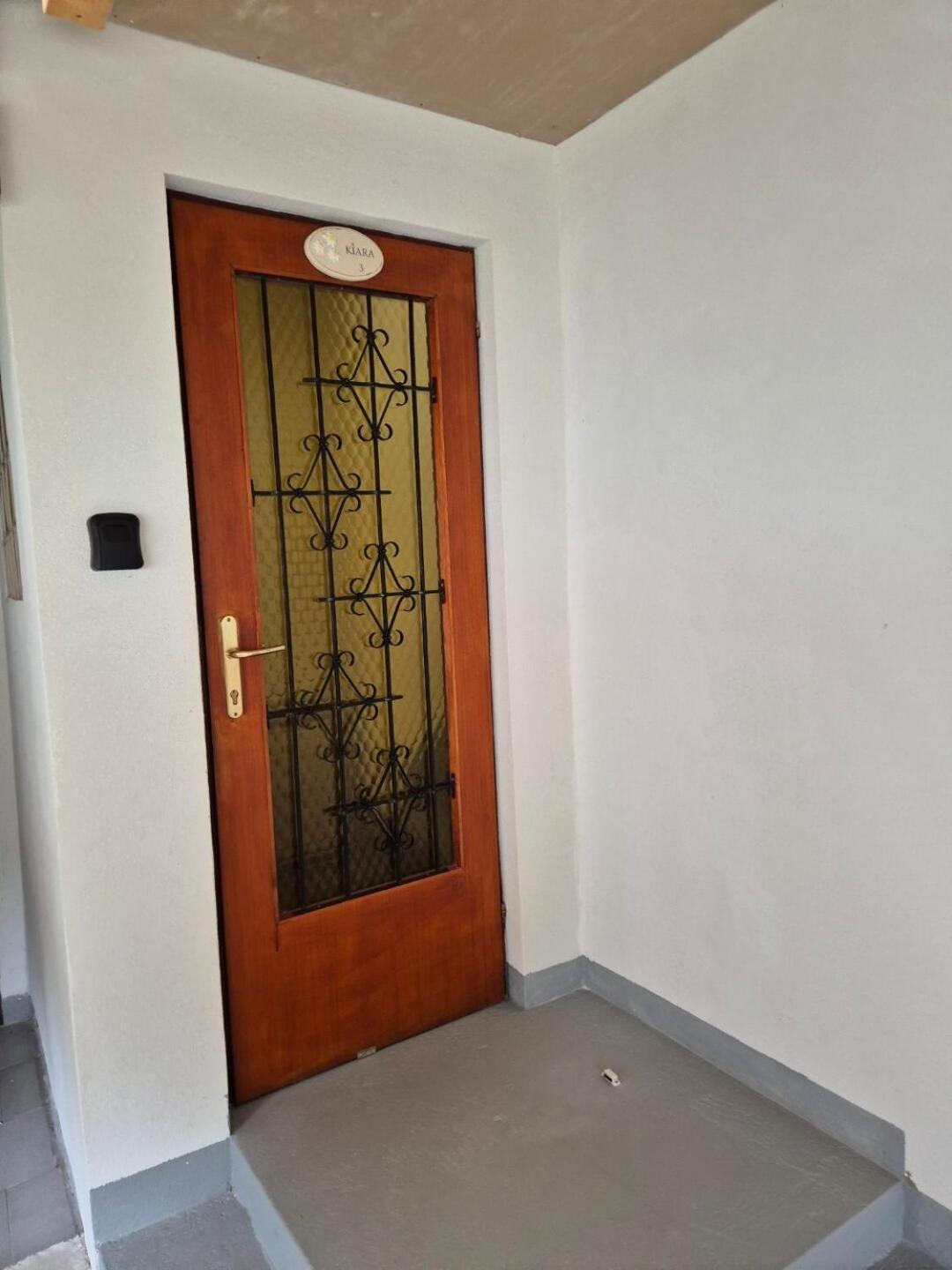 Kiara Rooms 耶塞尼采 外观 照片